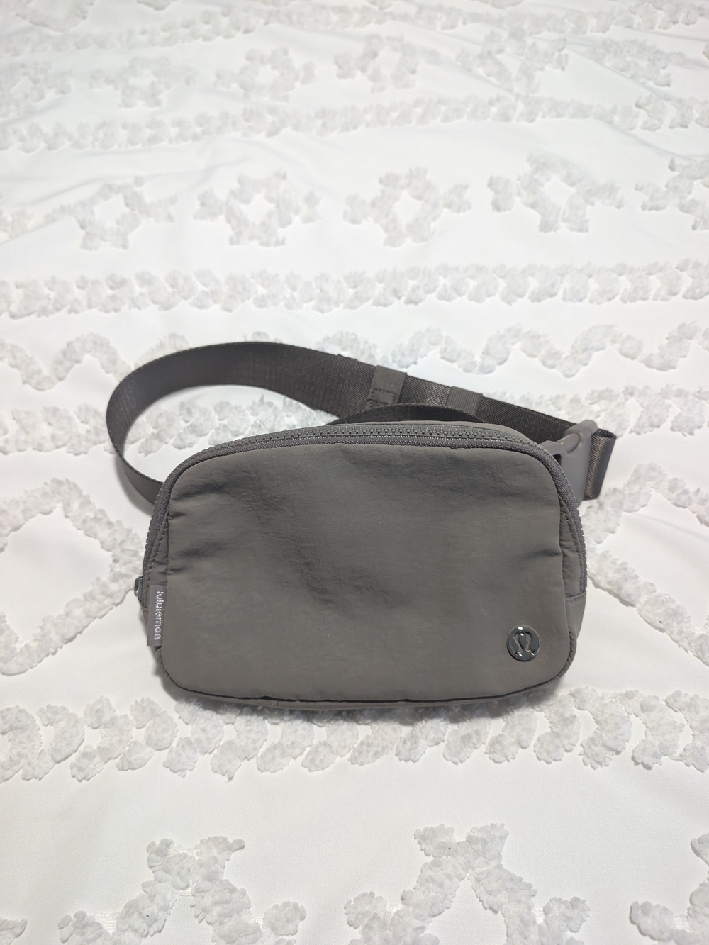 lululemon athletica Belt Bag Grey 1L